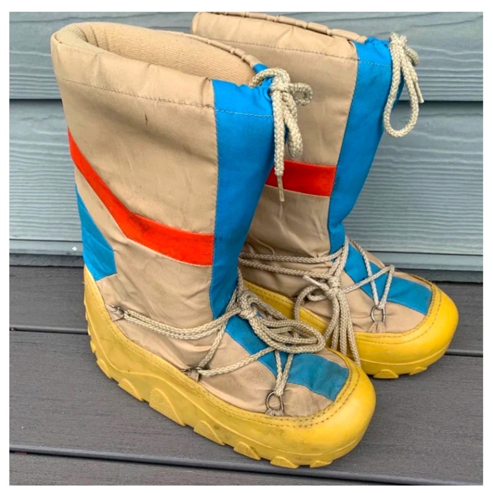 Rare Women’s Vintage Snow/Moon Boots - Size 7/8.